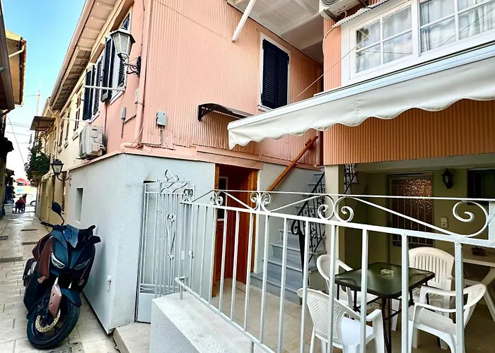 Traditional Lefkas Marina House