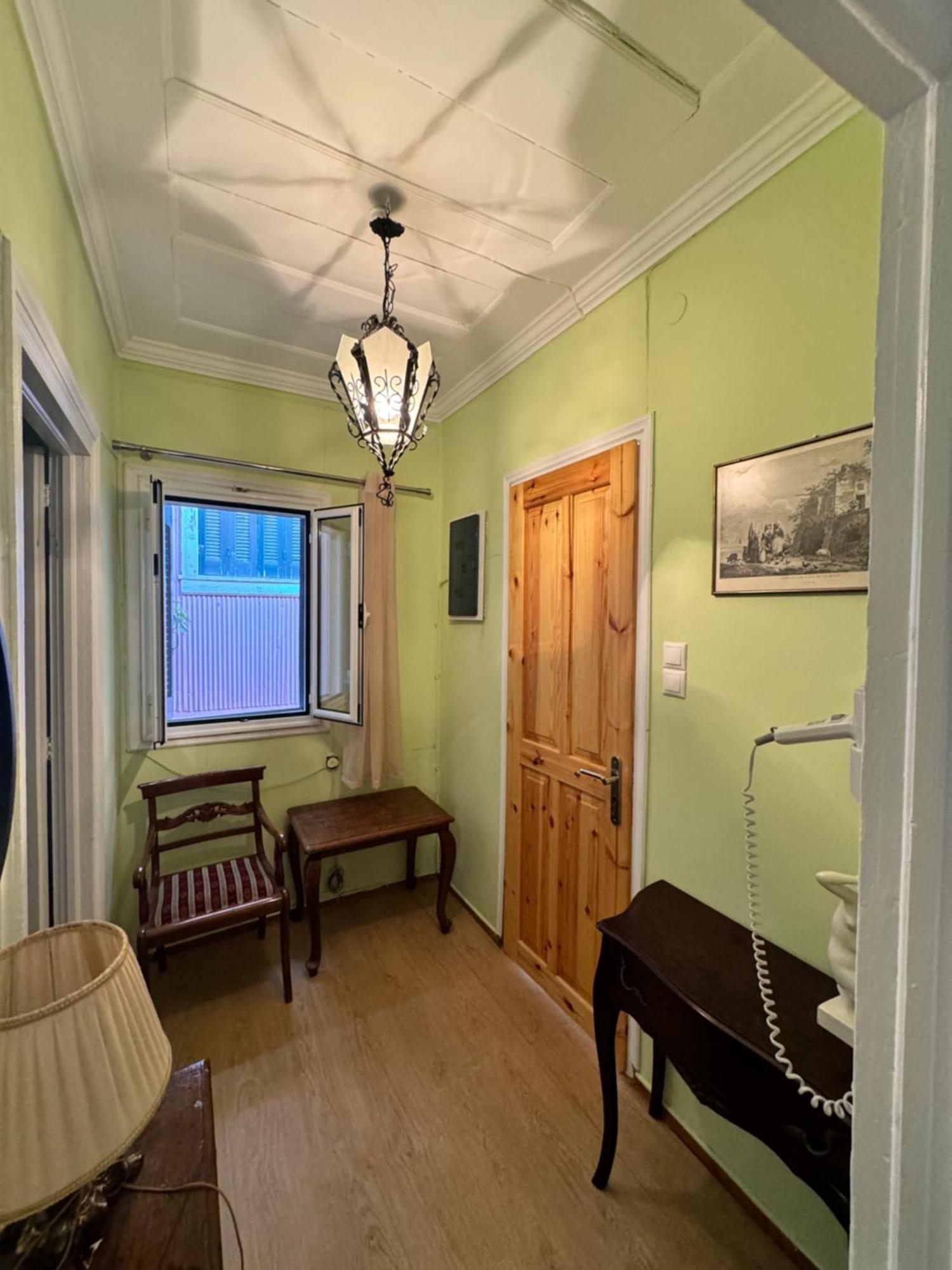 Traditional Lefkas Marina House *